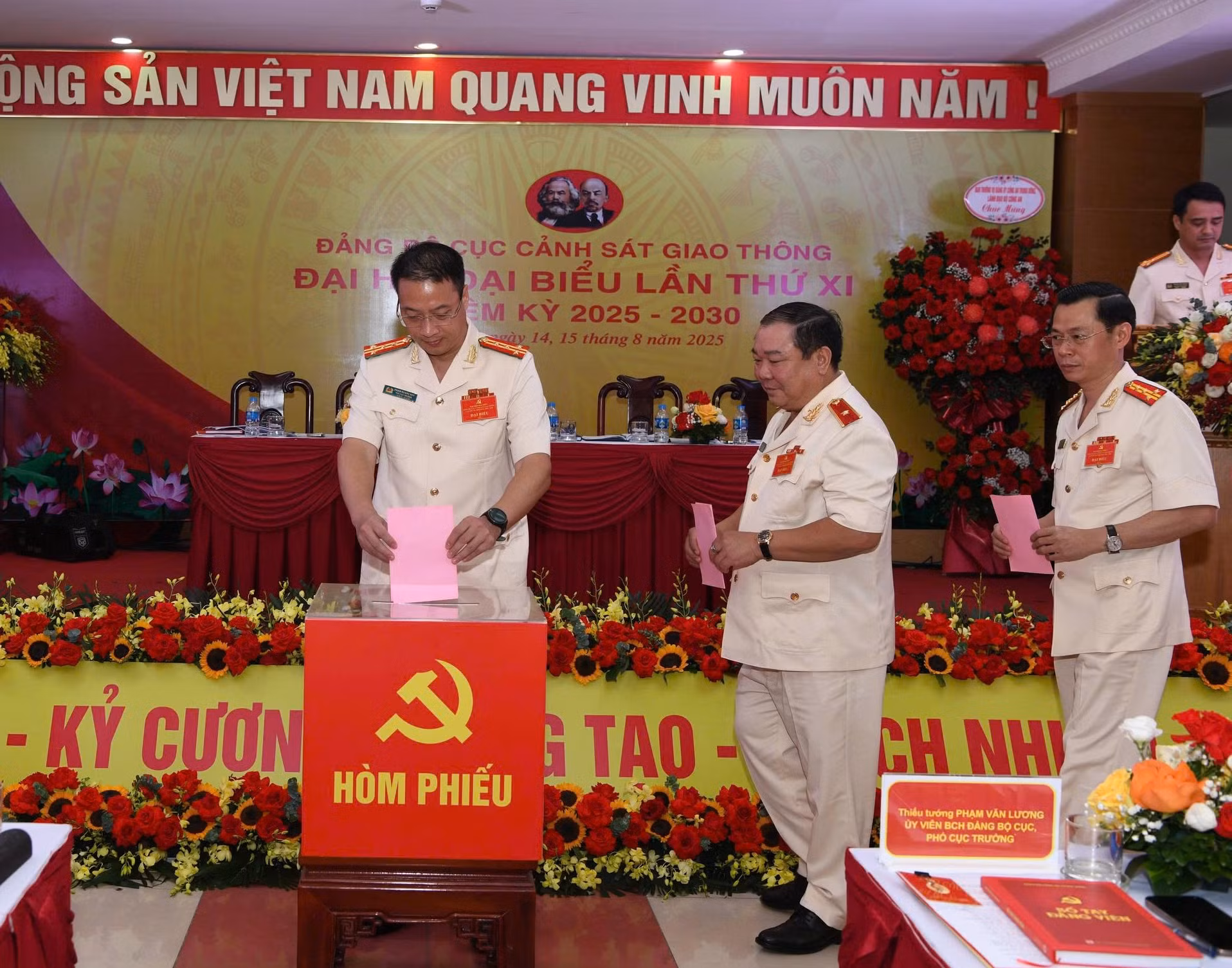 c bo phieu.jpg -0