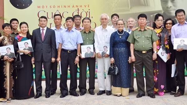 Những kỷ niệm sâu sắc về Bộ trưởng Lê Minh Hương