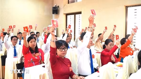 Ban Bí thư yêu cầu tiến hành đổi thẻ đảng viên trong toàn Đảng