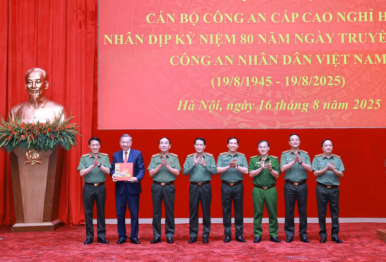 Điều quý giá, thiêng liêng nhất là CAND được Đảng và nhân dân tin yêu -1