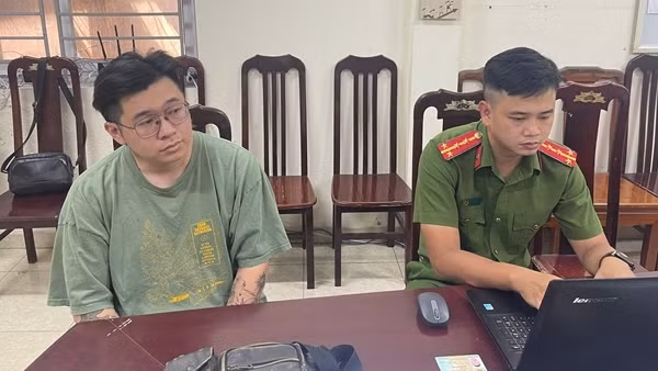 Tạm giữ hình sự đối tượng hành hung người phụ nữ ở chung cư Hà Nội