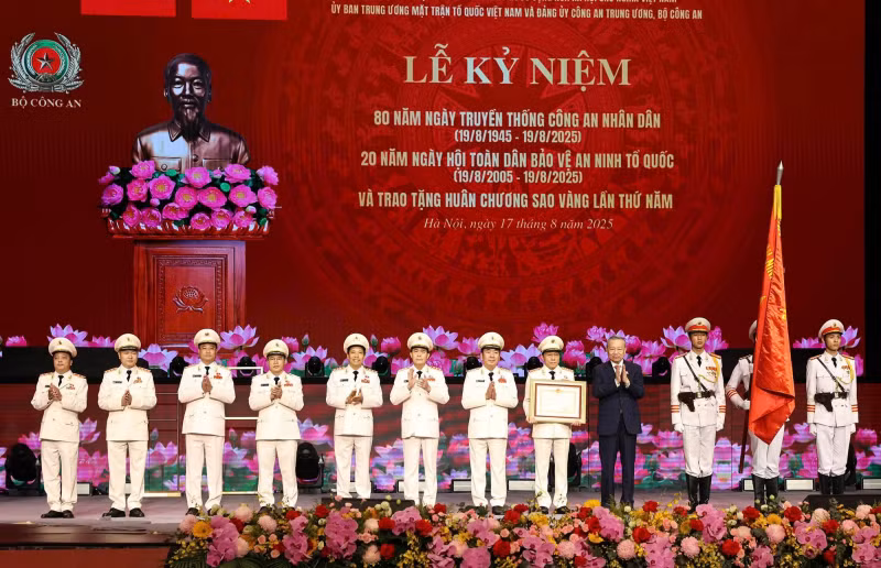 Muốn phát triển nhanh, bền vững phải có môi trường an ninh, trật tự ổn định, an toàn -0