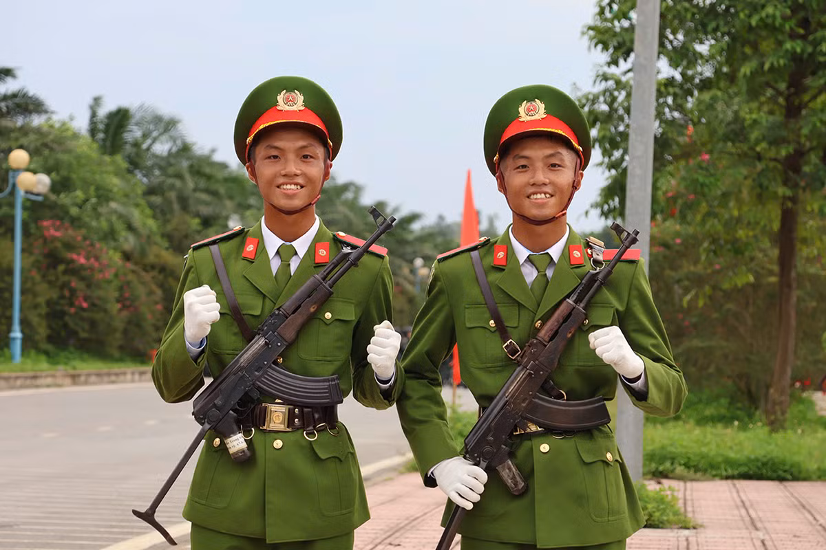 Những câu chuyện đặc biệt trên thao trường huấn luyện diễu binh A80 -0