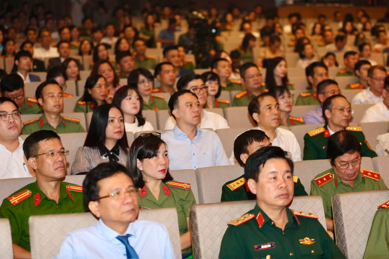 Tổng kết và trao Giải báo chí toàn quốc “Vì An ninh Tổ quốc và bình yên cuộc sống” -1