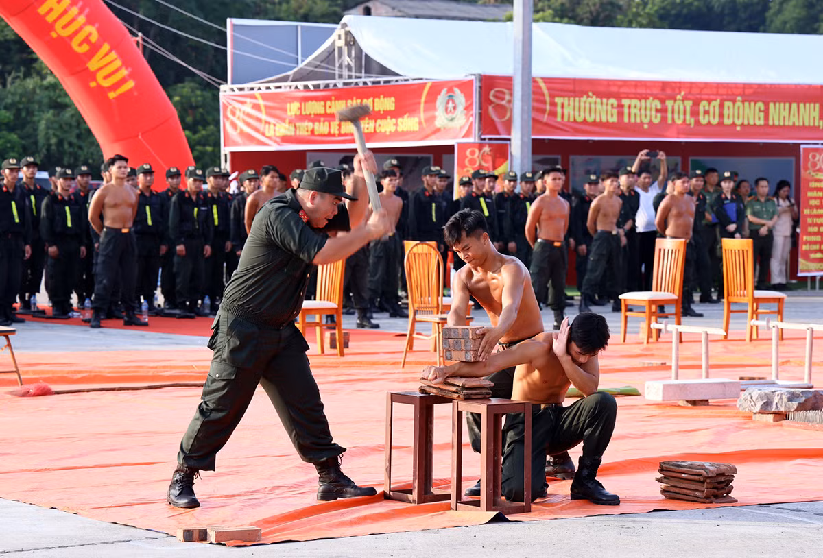 Từ truyền thống anh hùng đến khát vọng vươn lên của CAND Tuyên Quang -2