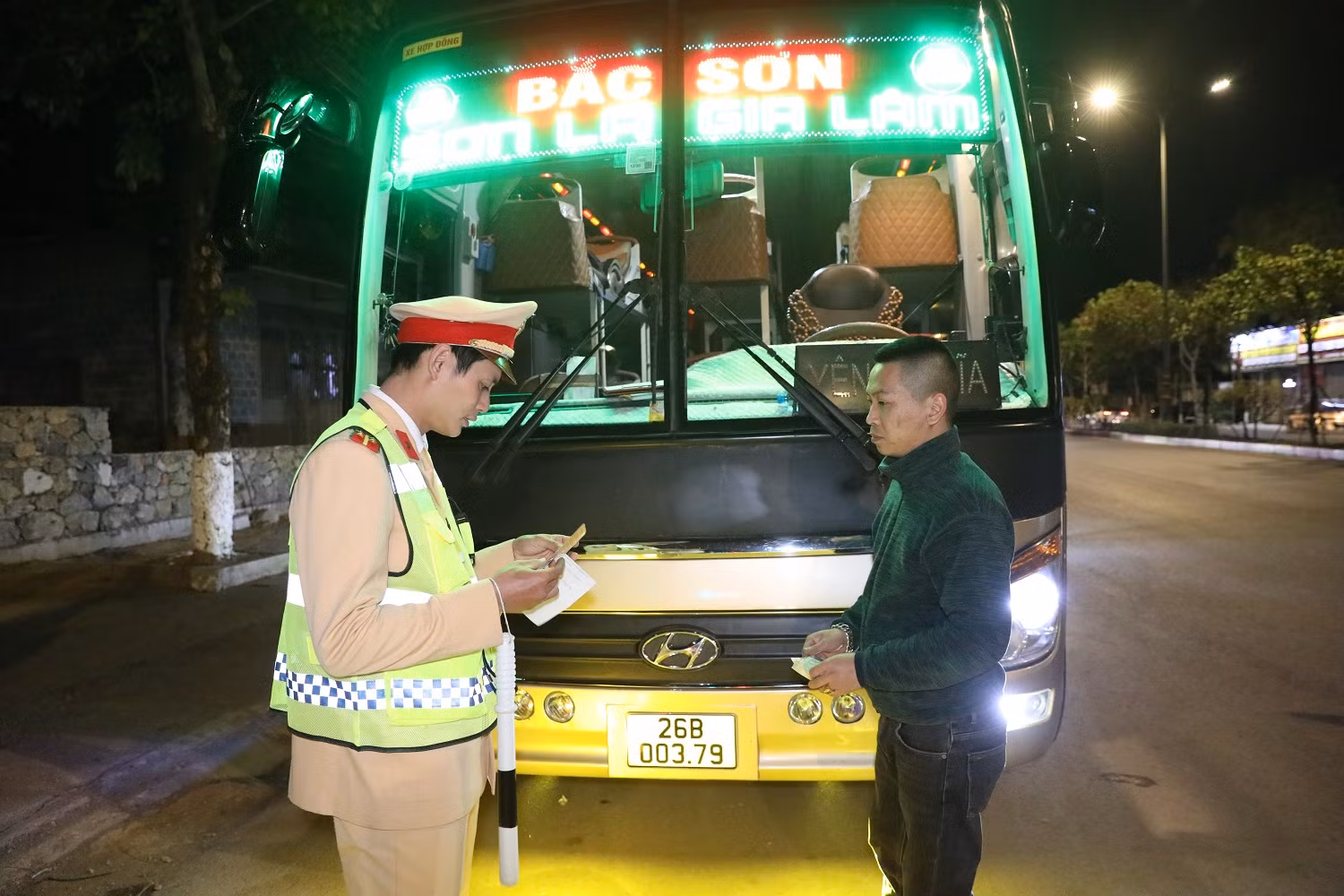 Hiệu quả thực tiễn từ mô hình “Doanh nghiệp kinh doanh vận tải an toàn giao thông” -0