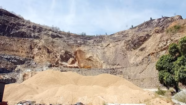 Đắk Lắk: Tỉnh giao xã xác minh “nhùng nhằng” tại hai mỏ đá