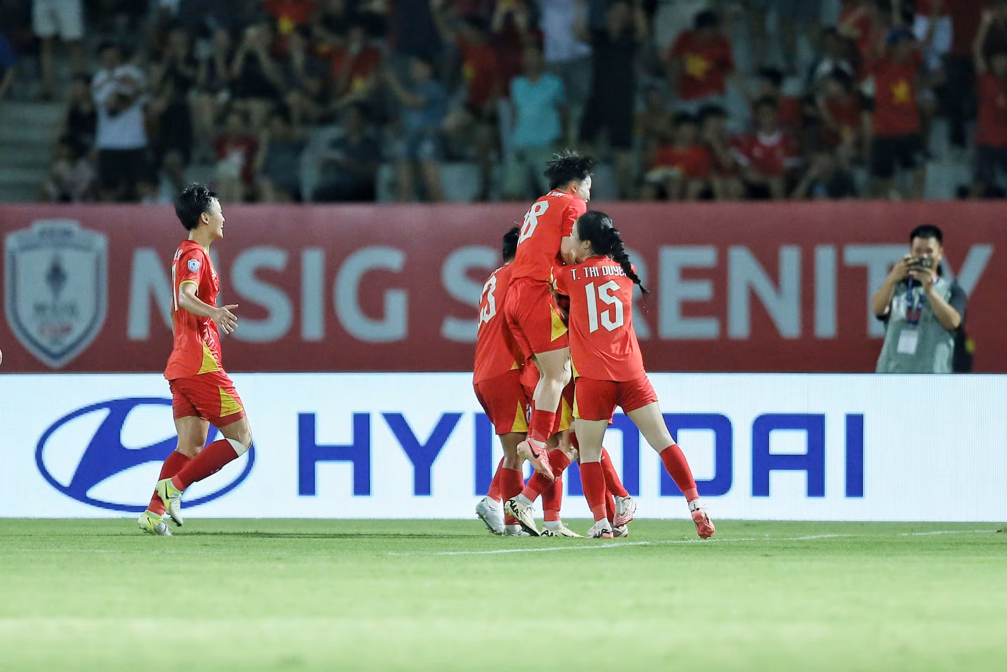 Đánh bại ĐT nữ Thái Lan, ĐT nữ Việt Nam chiếm ngôi đầu bảng -0