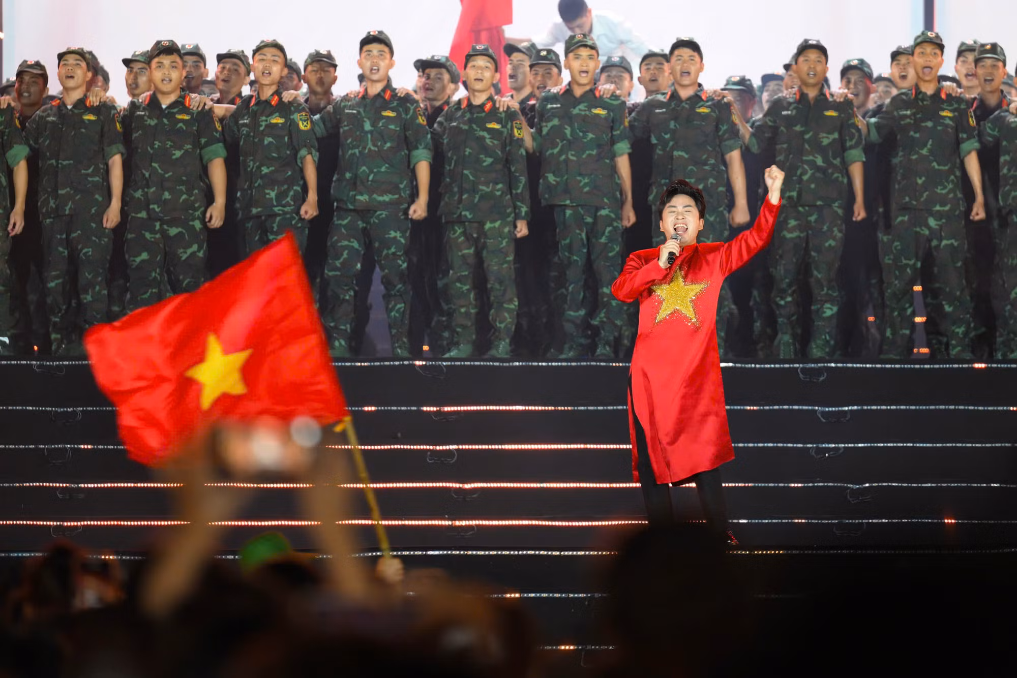 Chương trình nghệ thuật “Tự hào Việt Nam”: Hoành tráng, mãn nhãn và đầy cảm xúc -1