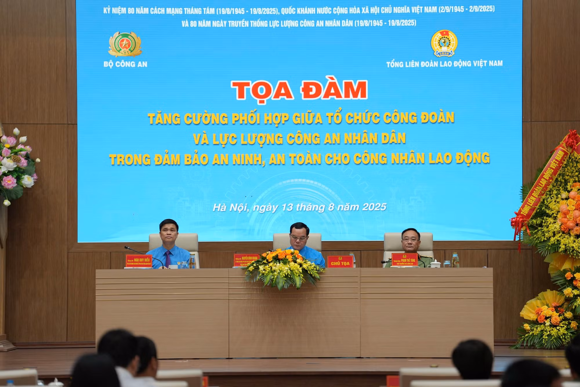Nâng cao hiệu quả phối hợp giữa lực lượng CAND và tổ chức Công đoàn trong đảm bảo an ninh công nhân -0