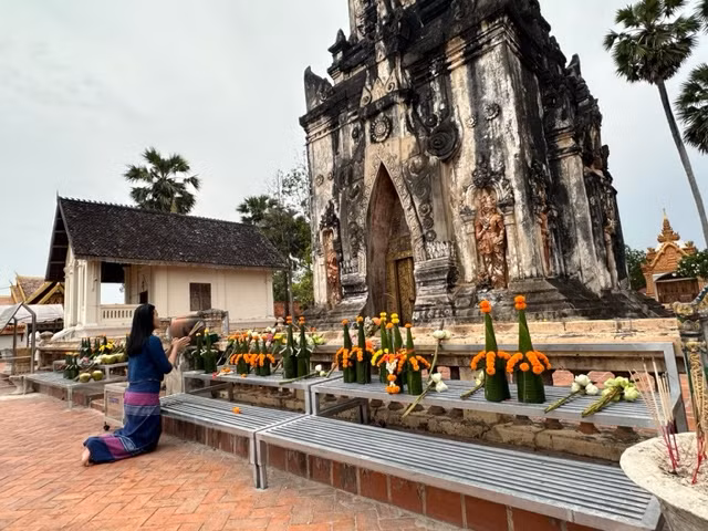 Nam Lào ký sự -0