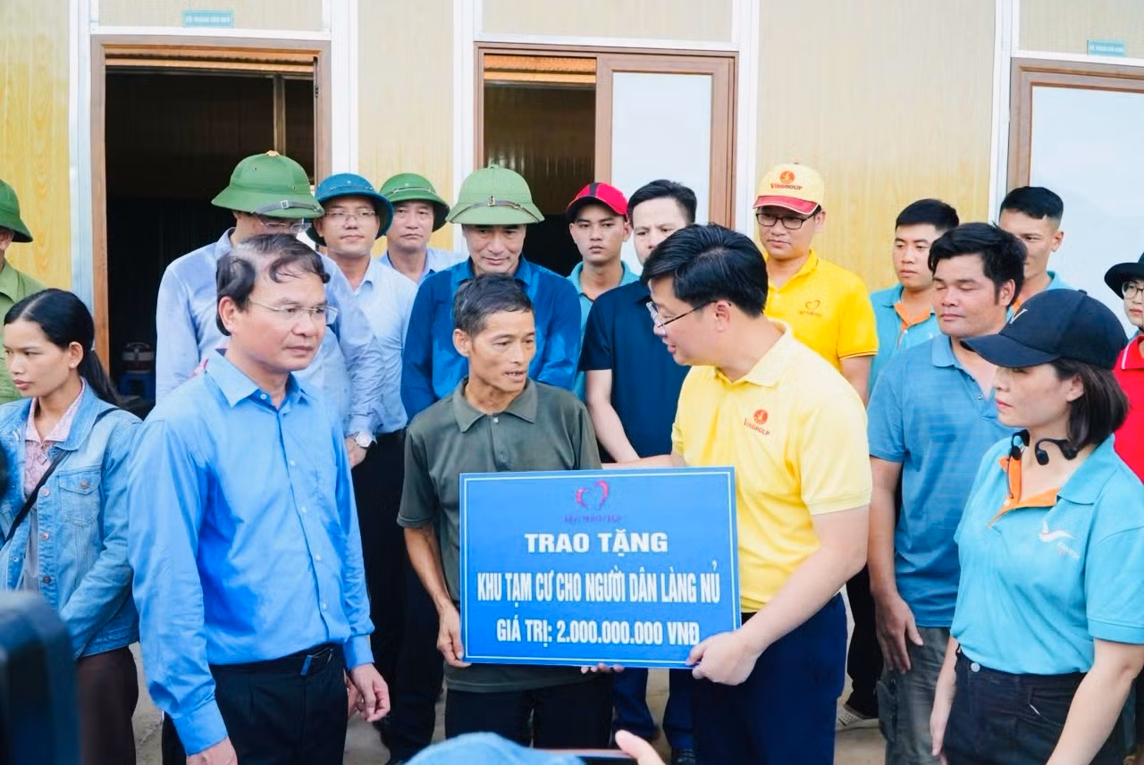 Quỹ Thiện Tâm đón nhận tặng Huân chương Lao động hạng Nhất -0