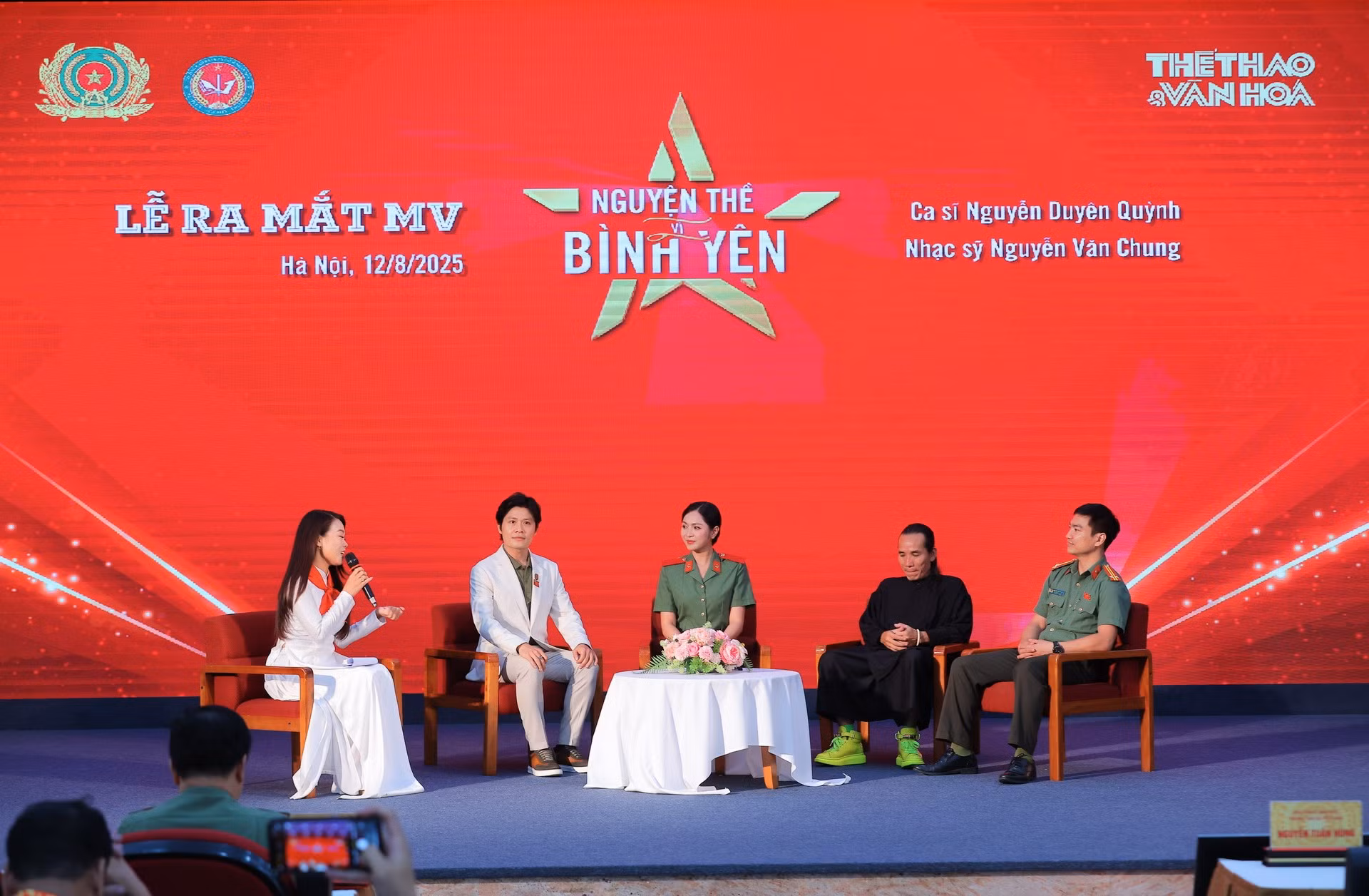 Nhạc sĩ “tỷ view” Nguyễn Văn Chung hợp tác với Duyên Quỳnh làm MV về lực lượng CAND -0