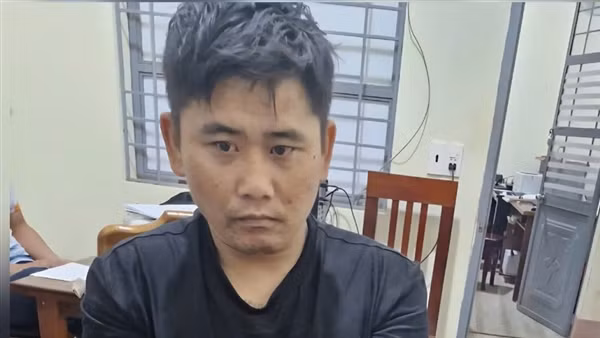 Bắt tài xế mang theo 7 túi ma túy và 1 khẩu súng