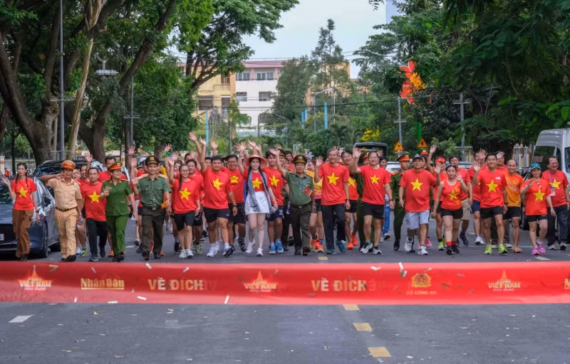 Các địa phương hưởng ứng chương trình “Cùng Việt Nam tiến bước” -0