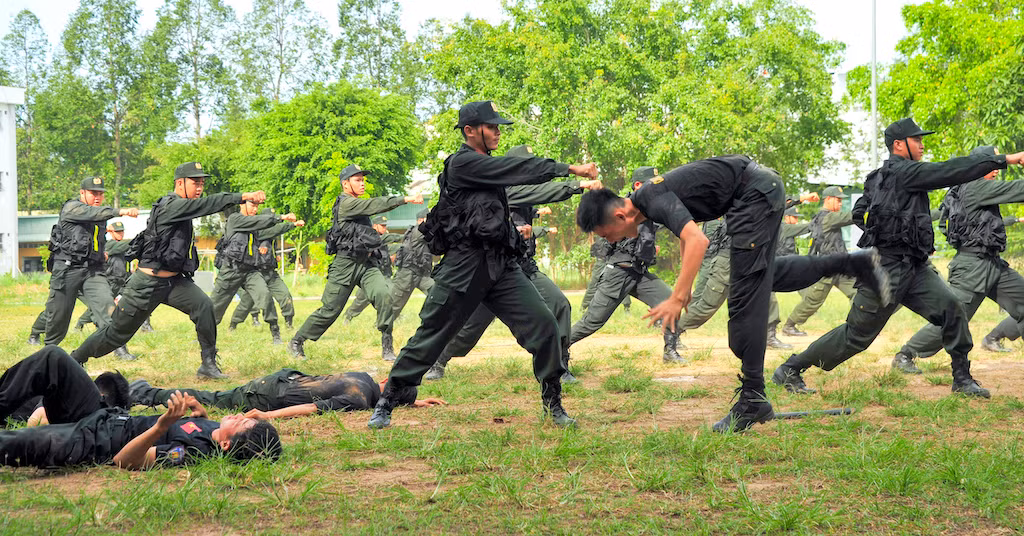 Mãn nhãn màn trình diễn của Cảnh sát cơ động Công an Đồng Tháp -0