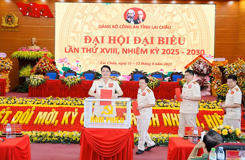 Thứ trưởng Đặng Hồng Đức dự Đại hội Đảng Bộ Công an tỉnh Lai Châu -0