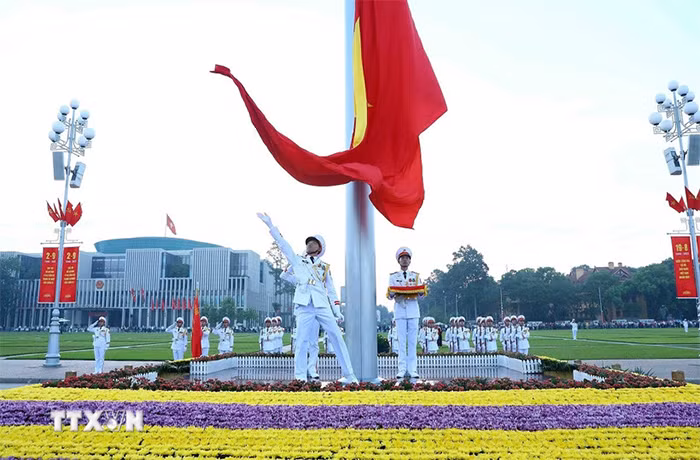 80 năm Cách mạng tháng Tám: Thiêng liêng lễ Thượng cờ trên Quảng trường Ba Đình -0