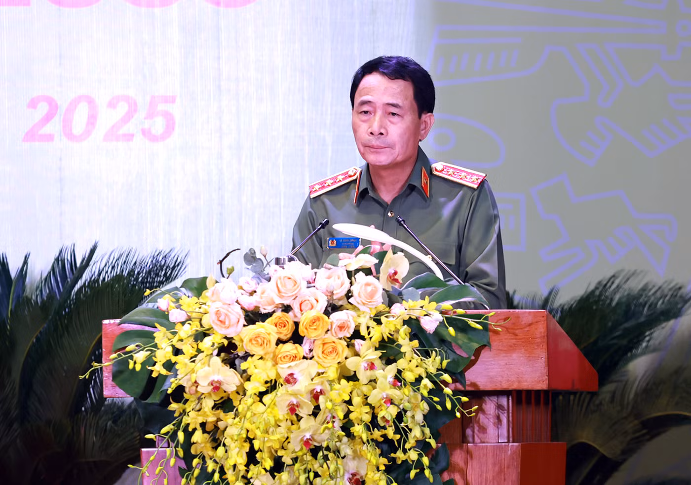 Chủ động, sáng tạo, sẵn sàng xả thân vì sự nghiệp bảo vệ Đảng và Lãnh tụ -0