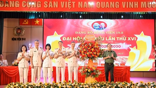 Nỗ lực xây dựng Đảng bộ Bệnh viện 19-8 trong sạch, vững mạnh