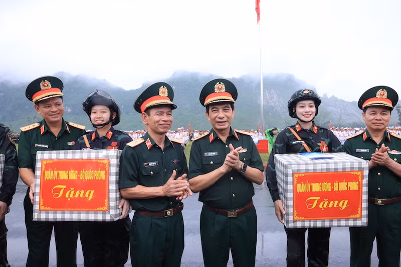 Bộ trưởng Phan Văn Giang chủ trì tổng hợp luyện các lực lượng diễu binh, diễu hành dịp Quốc khánh -0
