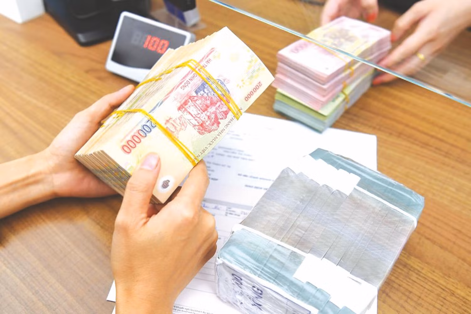 Bảo hiểm tiền gửi: Sẽ không có chuyện “vừa đá bóng vừa thổi còi”? -0