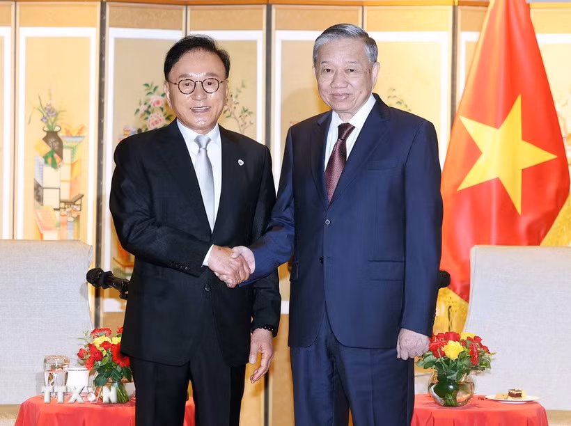 Tổng Bí thư Tô Lâm tiếp nguyên Tổng Lãnh sự danh dự Việt Nam tại Hàn Quốc -0