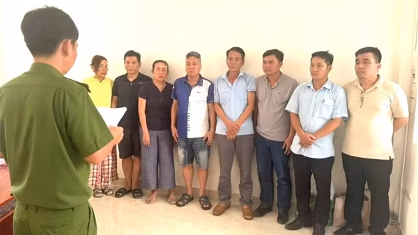 Phá sòng bạc ăn thua cả tỷ đồng mỗi ngày trong gara ô tô