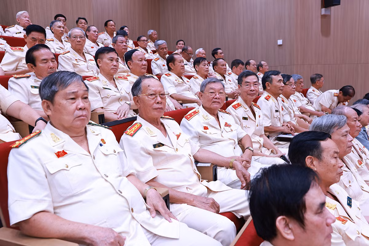Điều quý giá, thiêng liêng nhất là CAND được Đảng và nhân dân tin yêu -1