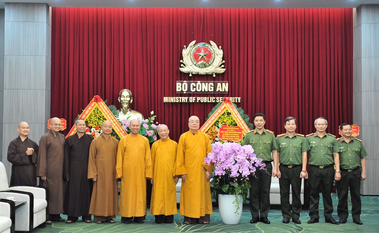 Đoàn Trung ương Giáo hội Phật giáo Việt Nam chúc mừng 80 năm Ngày truyền thống lực lượng Công an nhân dân -0