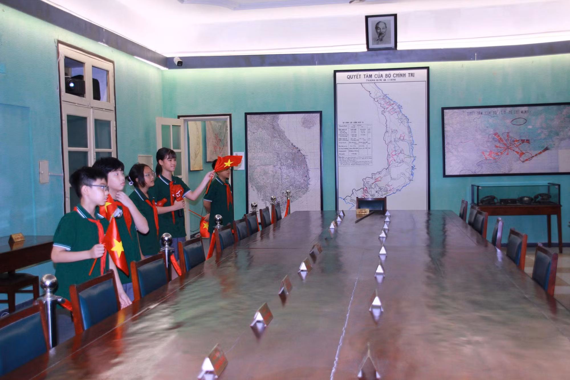 Khai mạc 3 trưng bày về di tích Nhà và Hầm D67, Hầm cơ yếu và Cột cờ Hà Nội -3