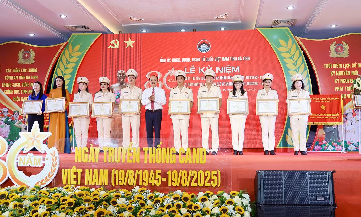Công an Hà Tĩnh kỷ niệm trọng thể 80 năm truyền thống lực lượng CAND -0