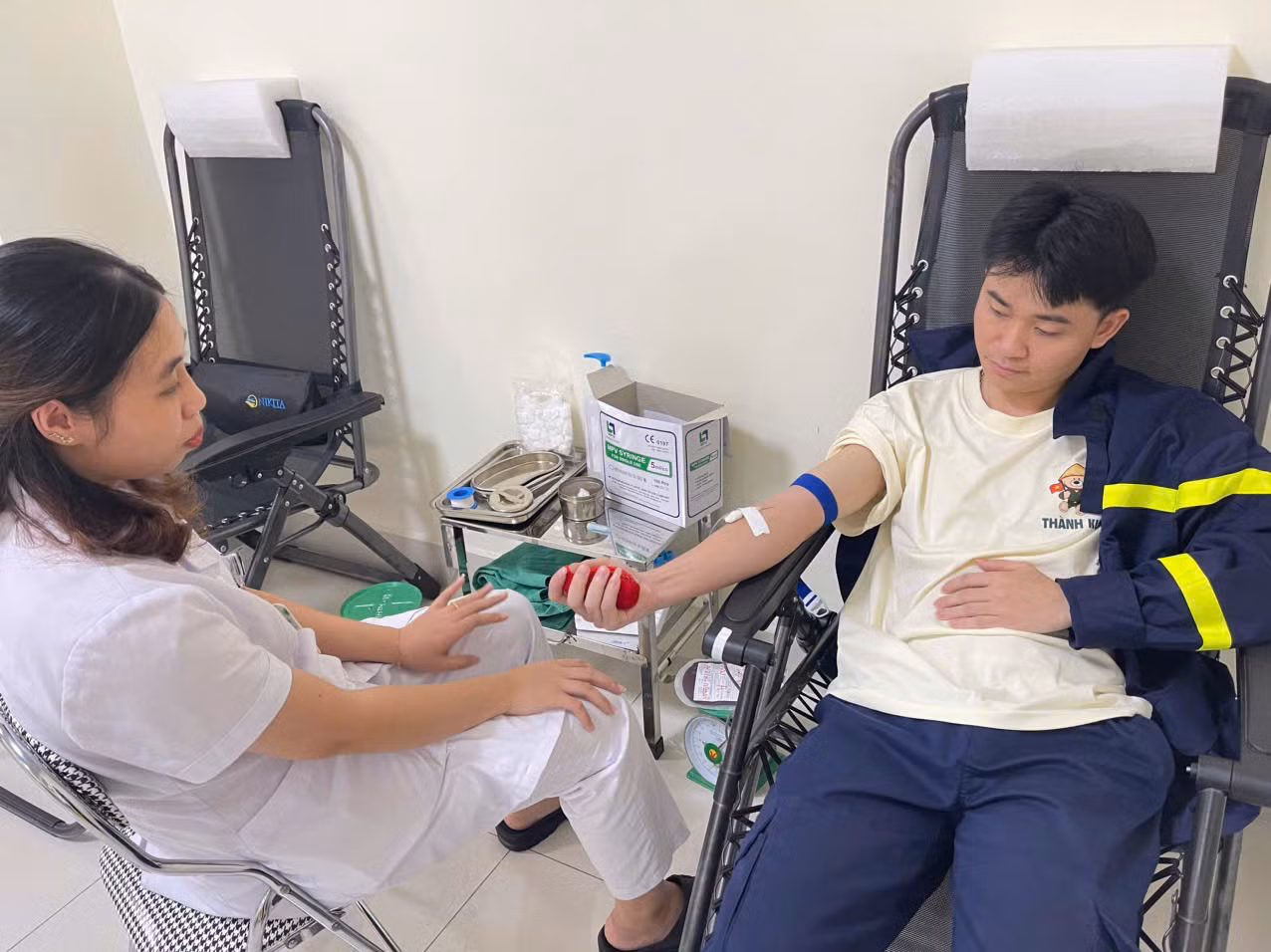 Chiến sĩ Cảnh sát PCCC và CNCH Sơn La &nbsp;hiến máu cứu bệnh nhân qua cơn nguy kịch -0
