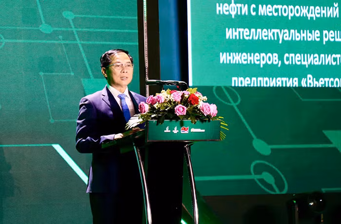 Vietsovpetro đón dòng dầu đầu tiên từ mỏ Kình Ngư Trắng - Kình Ngư Trắng Nam -0