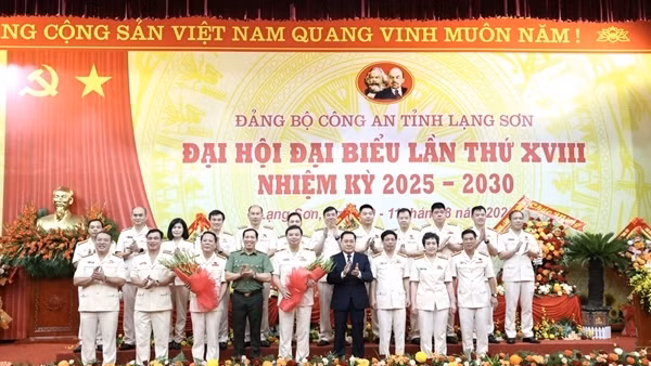Xây dựng Đảng bộ Công an tỉnh Lạng Sơn trong sạch, vững mạnh toàn diện