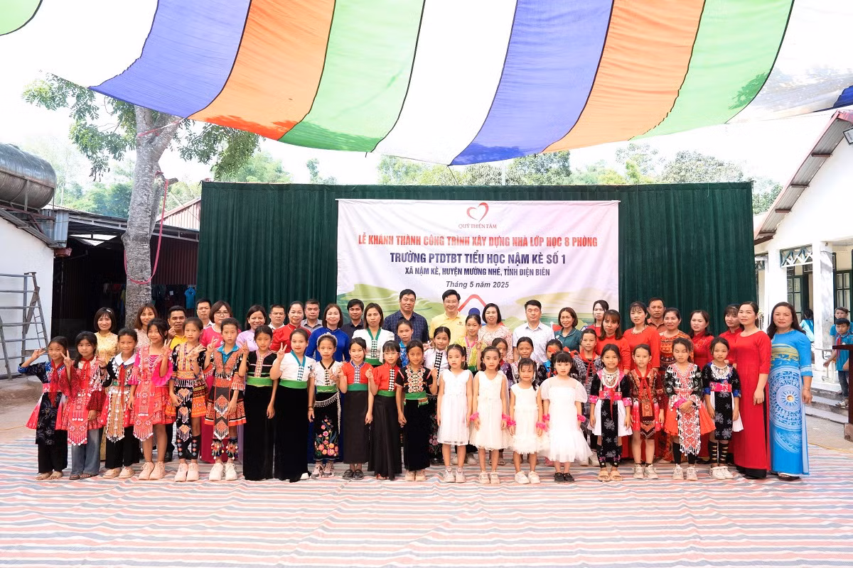 Quỹ Thiện Tâm đón nhận tặng Huân chương Lao động hạng Nhất -0