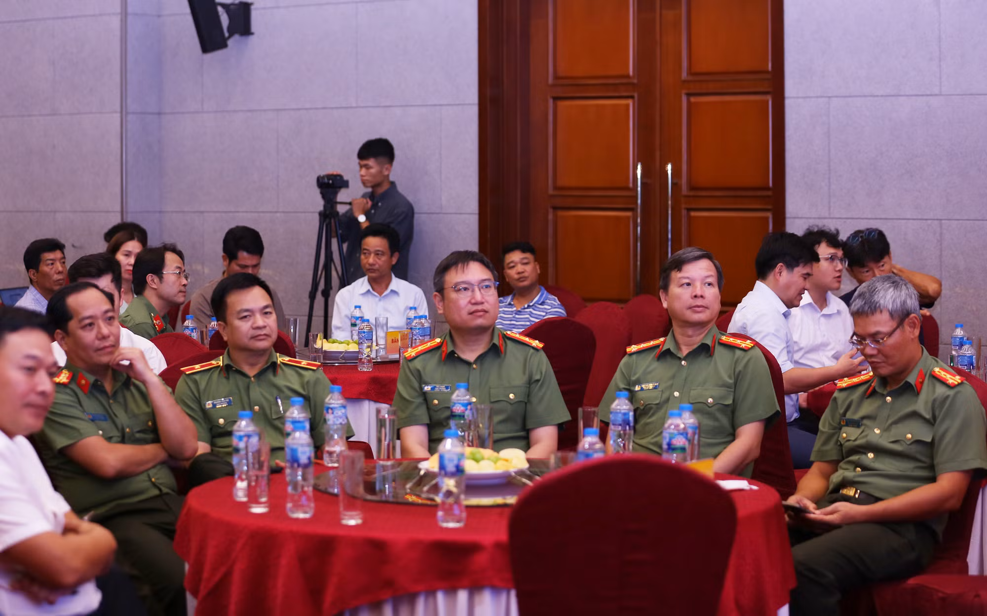 Xây dựng hình ảnh đẹp&nbsp;người chiến sĩ Công an nhân dân trên mặt trận&nbsp; thể thao -1