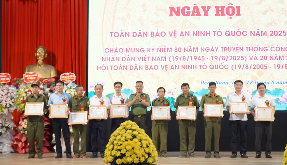 Sôi nổi Ngày hội toàn dân bảo vệ an ninh Tổ quốc ở Hưng Yên -0
