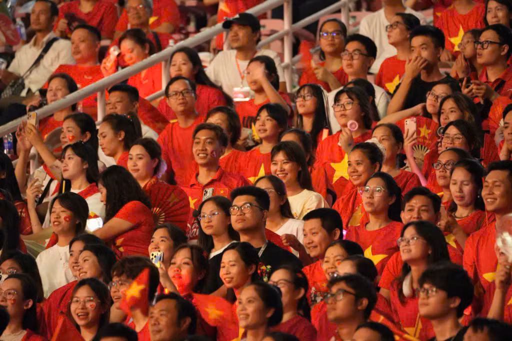 Hơn 50.000 khán giả bùng cháy với Chương trình “Tổ quốc trong tim” -0