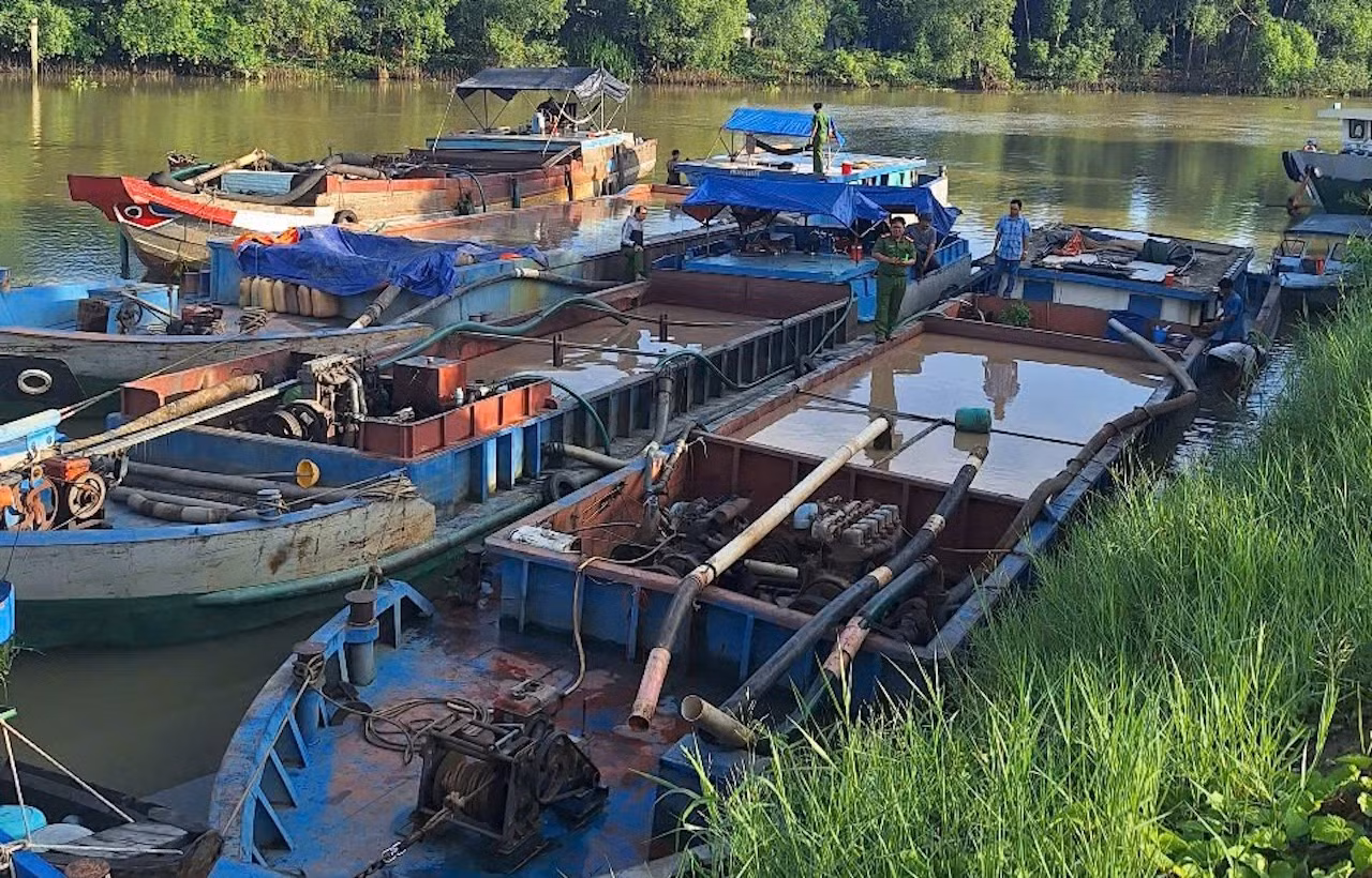 Vĩnh Long: Thanh tra chỉ loạt sai phạm trong khai thác khoáng sản cát sông -0