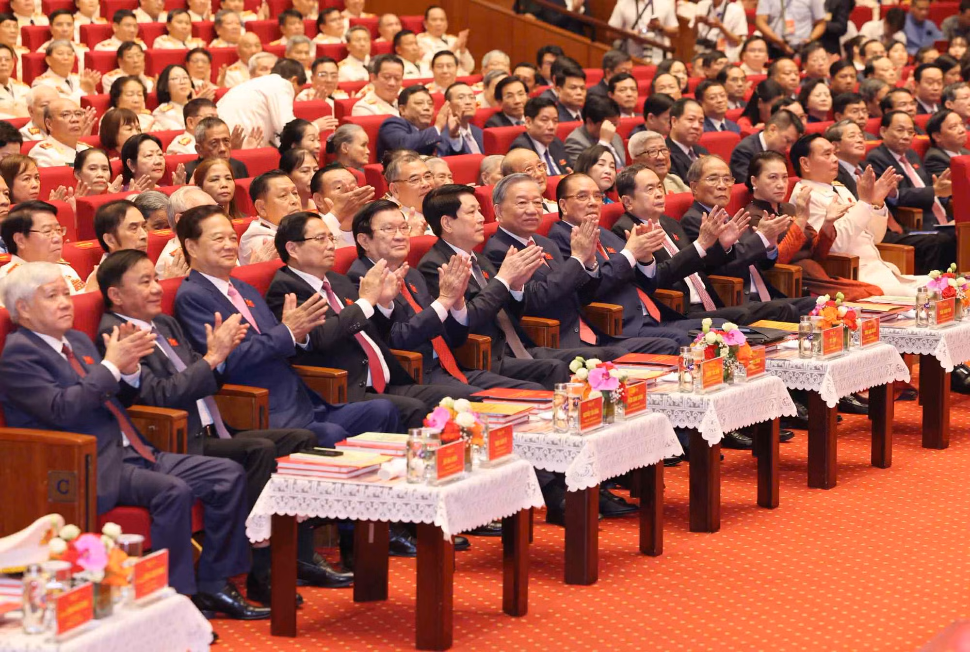 Khi xương sống thẳng, cơ bắp khỏe và trái tim ấm, CAND sẽ vượt qua mọi thử thách -0