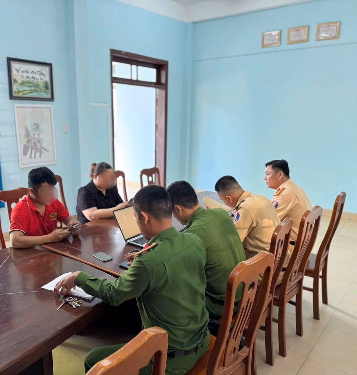 Đà Nẵng: Đối tượng chặn đầu ô tô gây cản trở giao thông trên Quốc lộ 1A do “tranh dành khách” -1