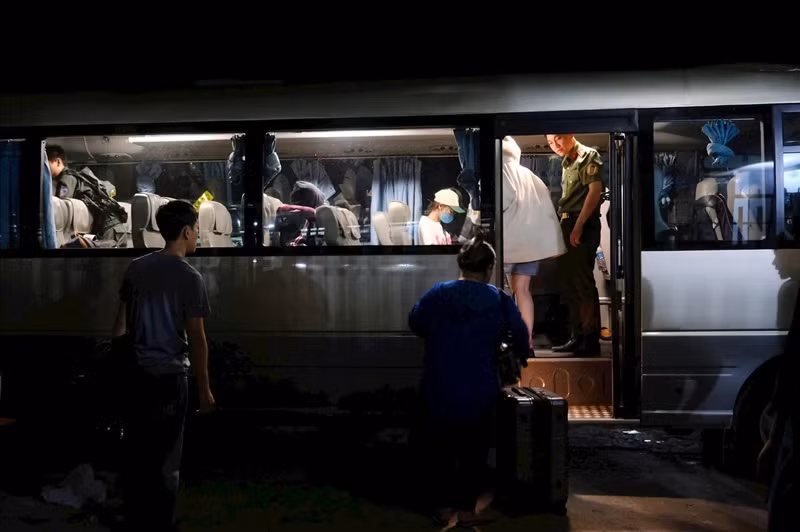 Công an Lâm Đồng tiếp nhận thêm 31 công dân từ Campuchia -0
