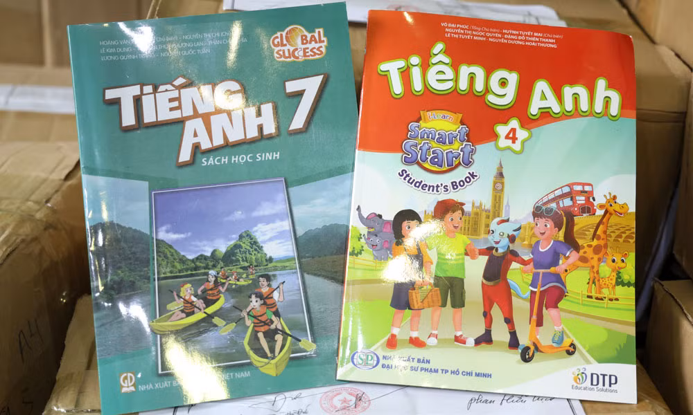 Từ đường dây sản xuất sách giả cực lớn: Có kẽ hở trong việc phân phối Sách giáo khoa -0