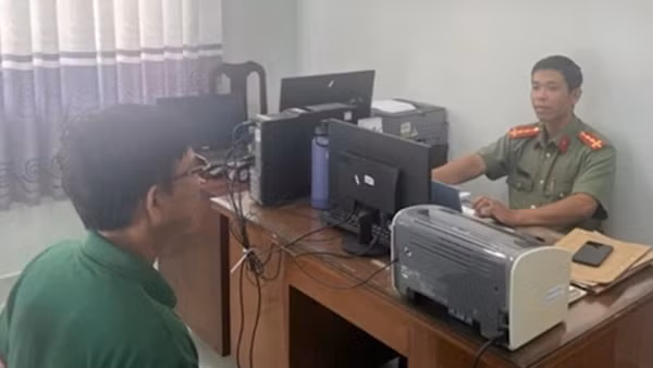 Xử lý đối tượng đăng tải bài viết xuyên tạc về chính quyền địa phương 2 cấp
