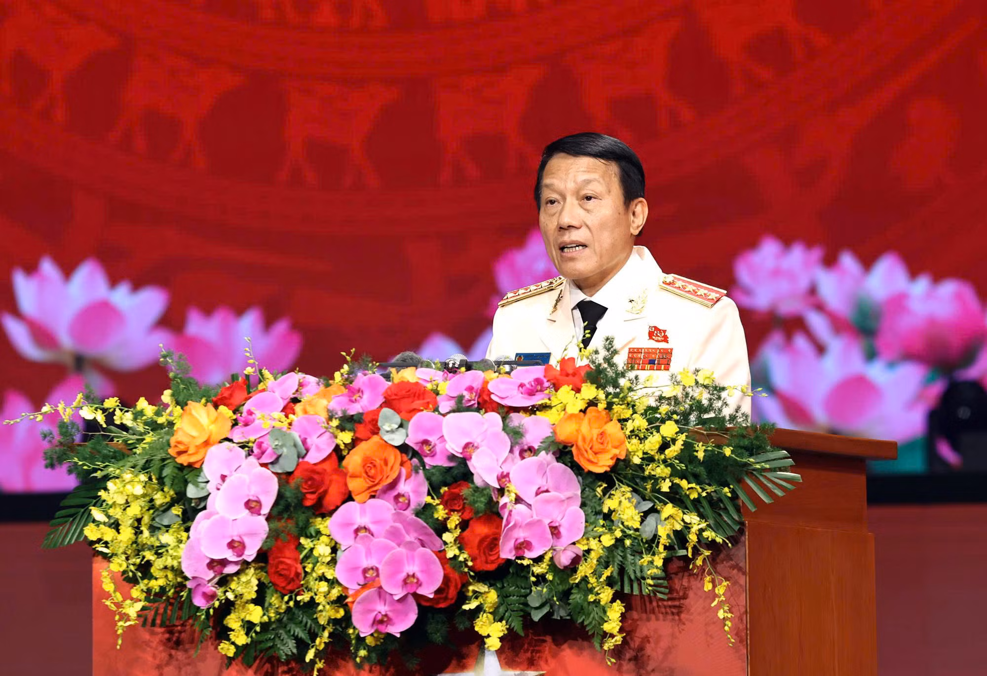 Tổng Bí thư Tô Lâm trao Huân chương Sao Vàng - phần thưởng cao quý nhất tặng Bộ Công an -0