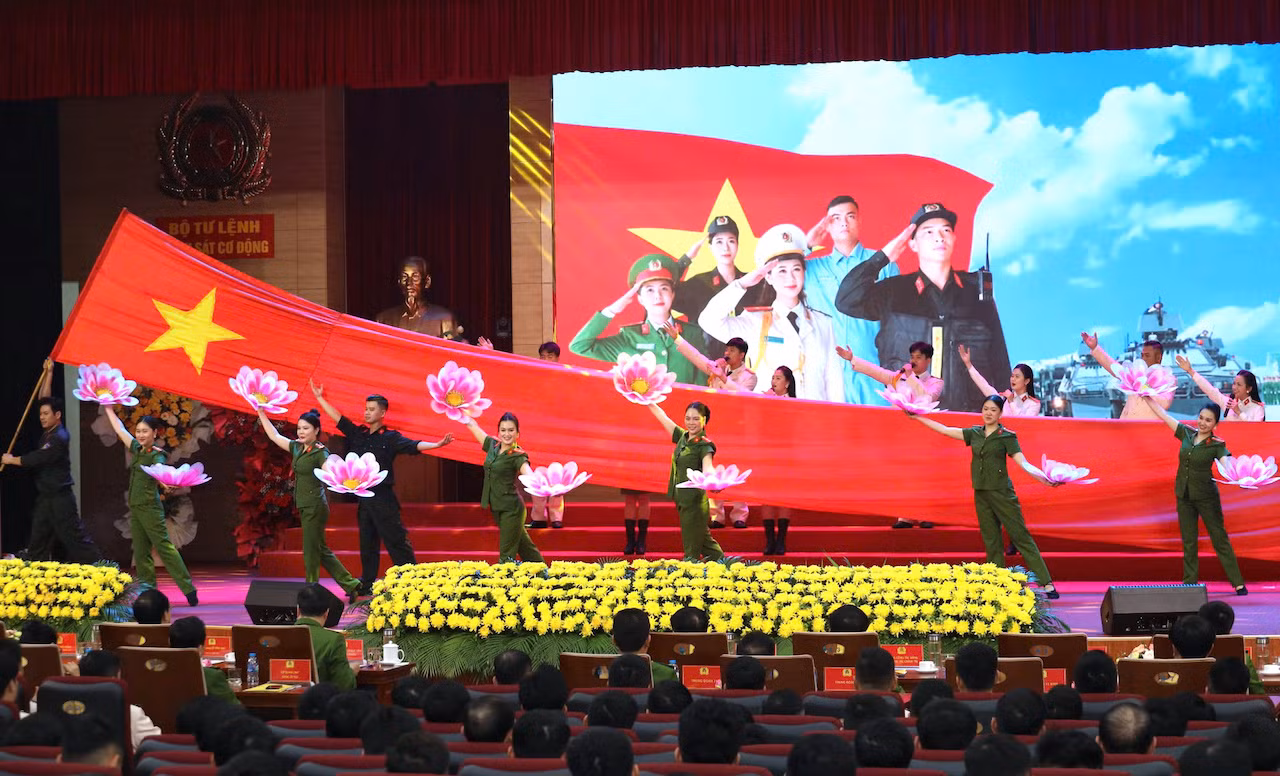 Biểu dương 80 gương 