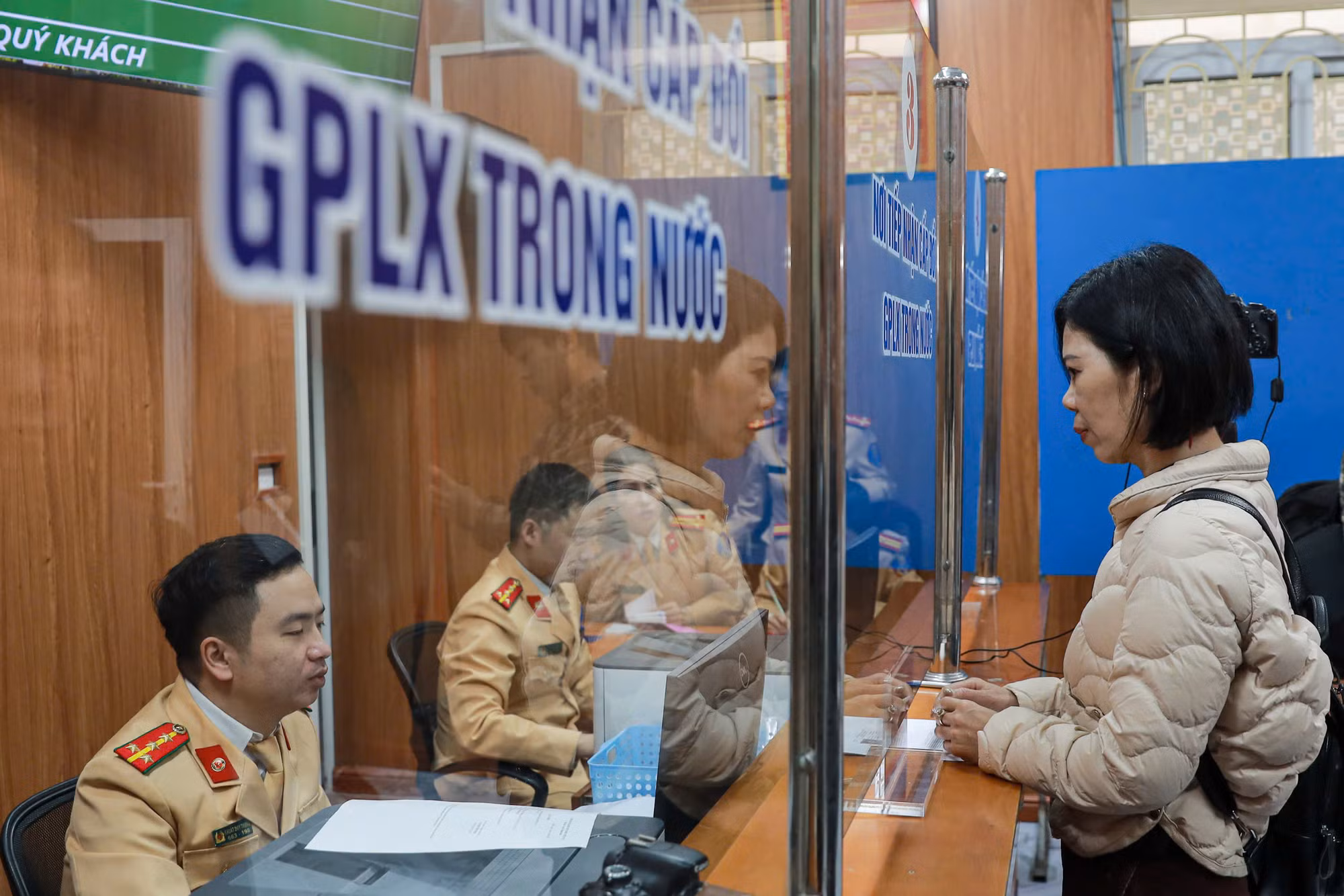 Tham gia giao thông như thế nào khi đang trong thời gian chờ cấp, đổi giấy phép lái xe -0