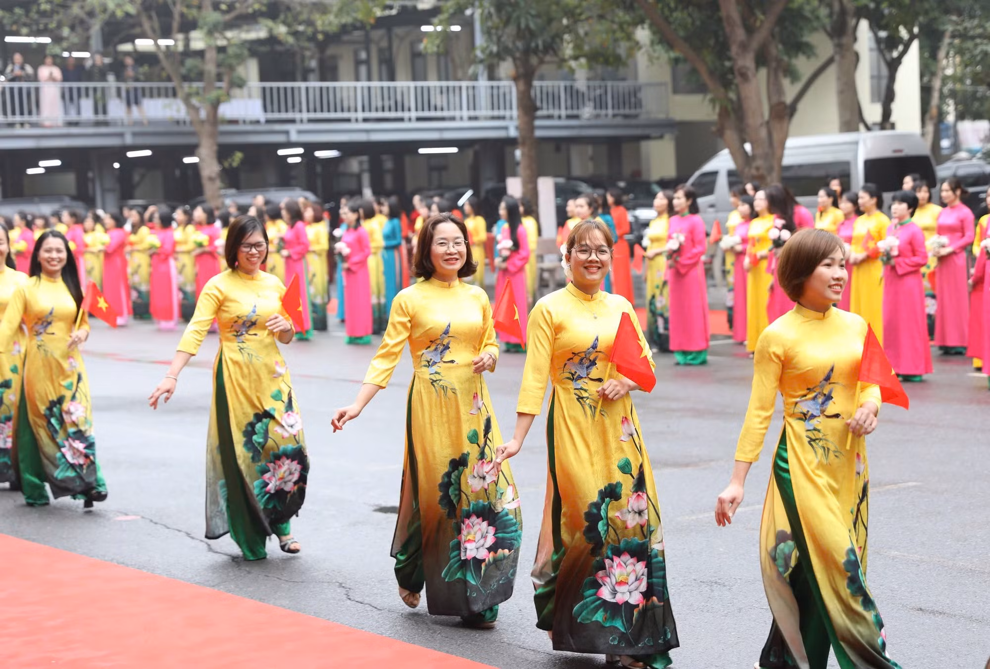 “Lễ hội áo dài – Duyên dáng phụ nữ CAND” sẽ rực rỡ, tưng bừng bên Hồ Hoàn Kiếm -0
