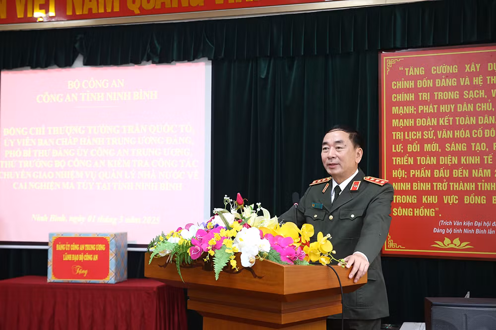 Thứ trưởng Trần Quốc Tỏ thăm, kiểm tra một số đơn vị triển khai tổ chức bộ máy theo mô hình mới -0